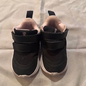 Nike baby girls star runner sneakers shoes size 4C